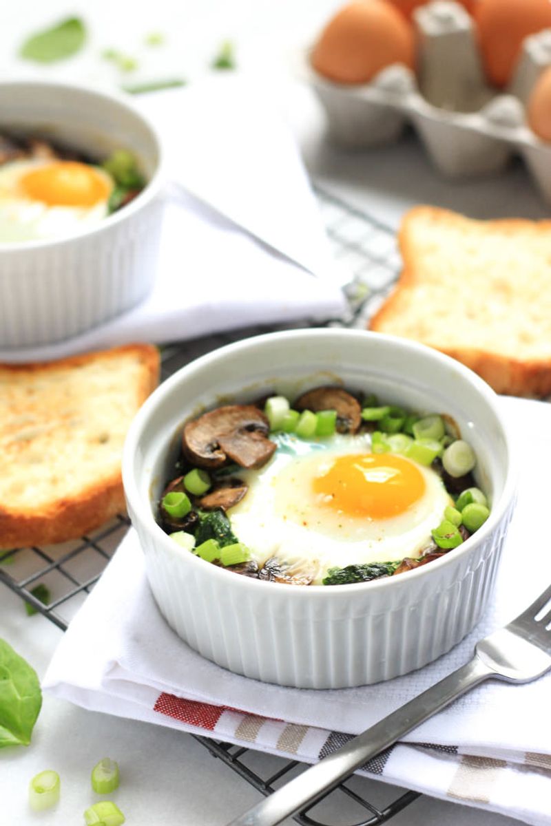 10-Minute Baked Eggs with Spinach & Mushrooms