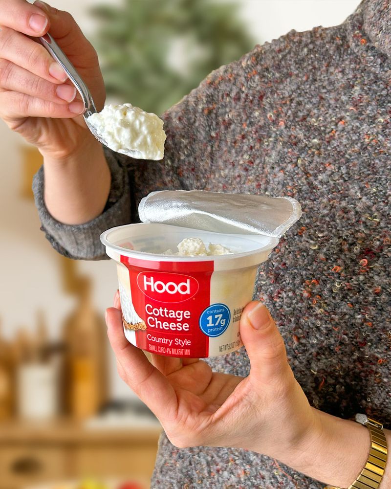 Hood Country Style Small Curd Cottage Cheese