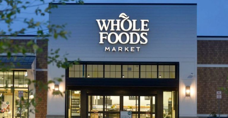 Love Organic Food? Shop at These 8 Grocery Stores (And Skip These 8)