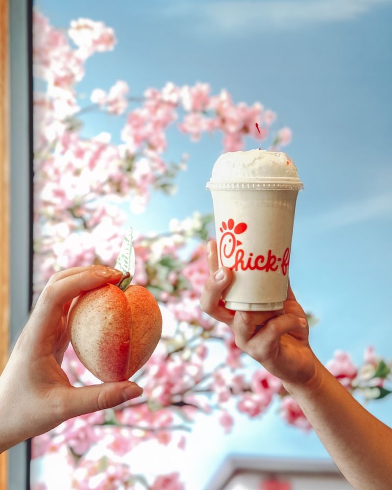 Peach Milkshake (Seasonal)
