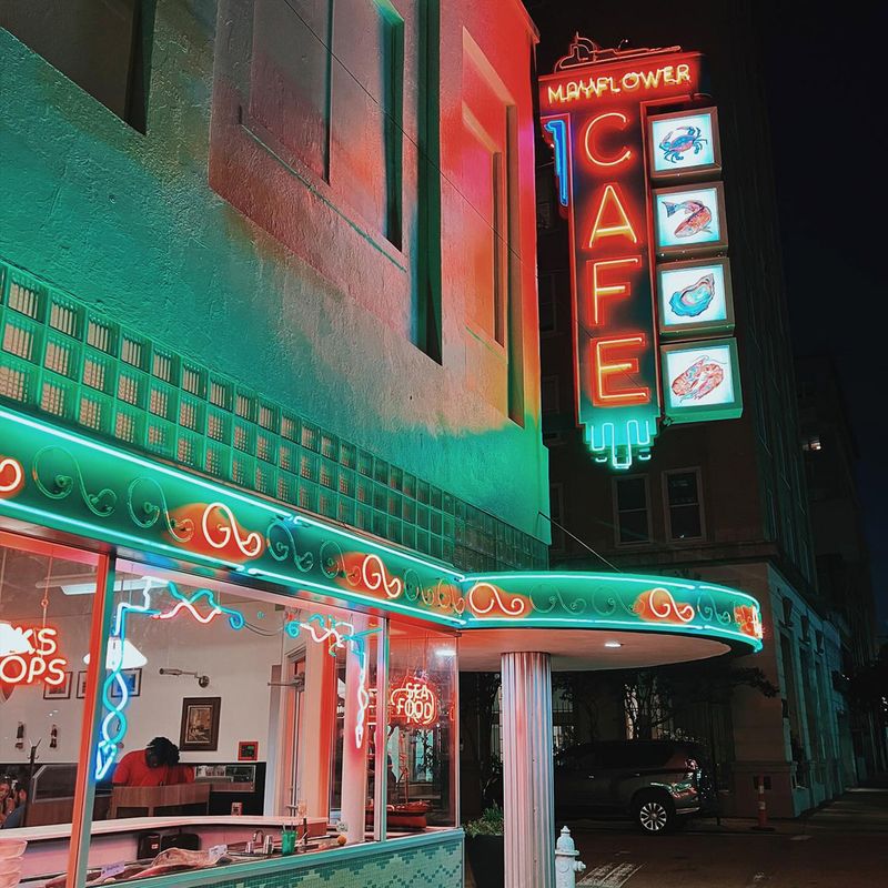 Mayflower Café (Jackson, Mississippi)
