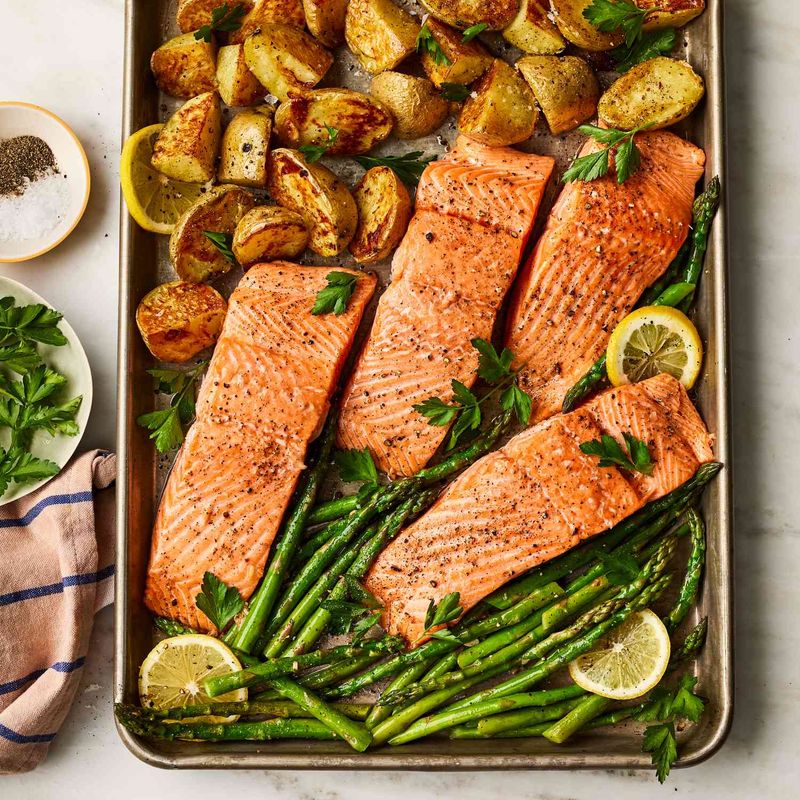 Baked Salmon With Steamed Asparagus