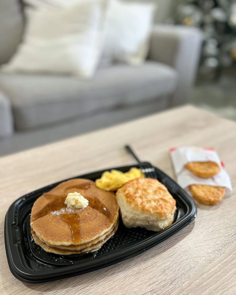 Big Breakfast with Hotcakes