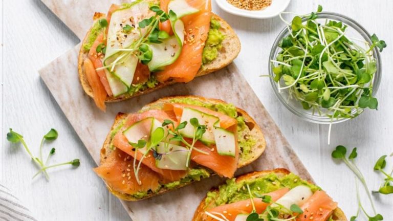 Smoked Salmon & Avocado Tartine: A Brunch Classic That Never Misses