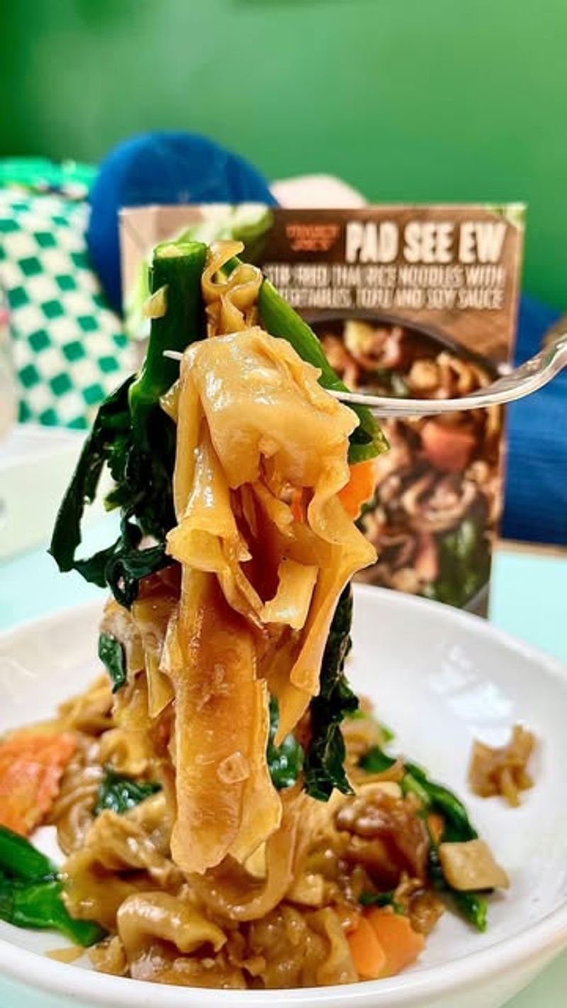 Pad See Ew (Thailand)
