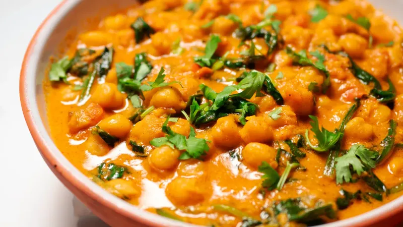 Spicy Chickpea And Spinach Curry