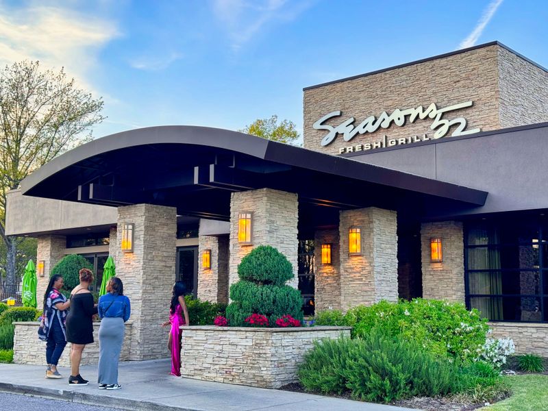 Seasons 52