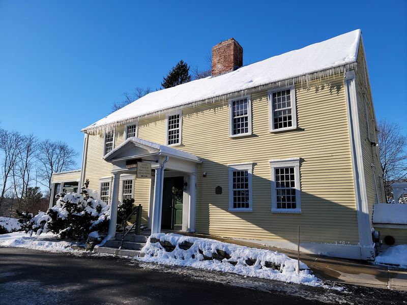 Three Chimneys Inn (Frost Sawyer Tavern) – Durham, New Hampshire