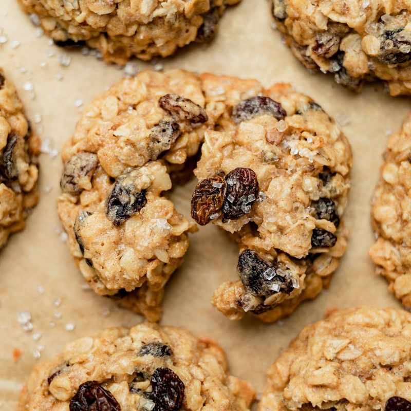 Cinnamon Oatmeal Raisin Cookies