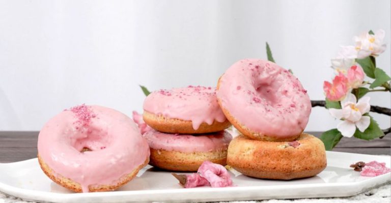 These 9 Gorgeous Flower-Infused Treats Are Showing Up Everywhere This Year