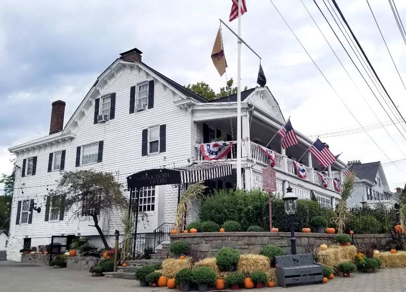 Black Horse Tavern & Pub – Mendham, New Jersey