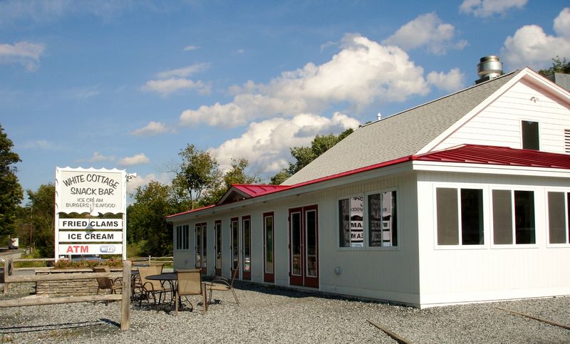 Vermont – White Cottage Snack Bar, Woodstock