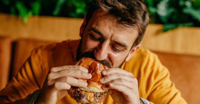 10 Foods That Are Supposed to Be Eaten With Your Hands