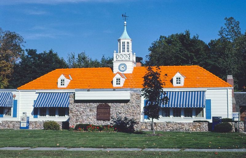 Howard Johnson's: The Orange-Roofed Wonder