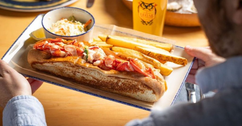 12 Restaurants Where the Fish in Your Sandwich Actually Tastes Fresh