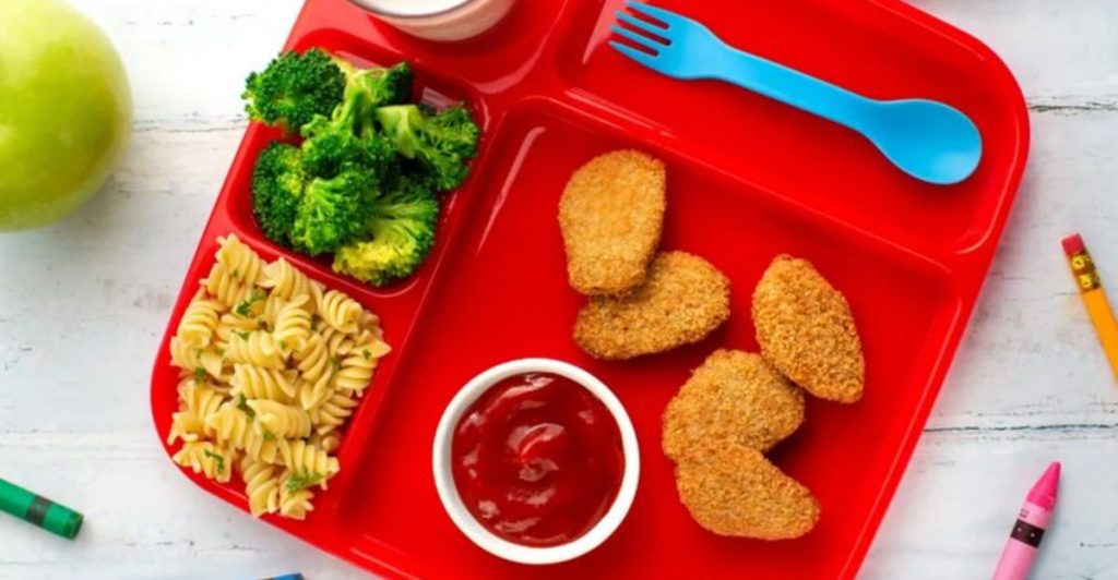 15 Popular School Cafeteria Foods You Totally Forgot About