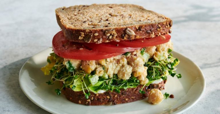 18 Easy High-Protein Vegetarian Lunches to Power You Through the Afternoon