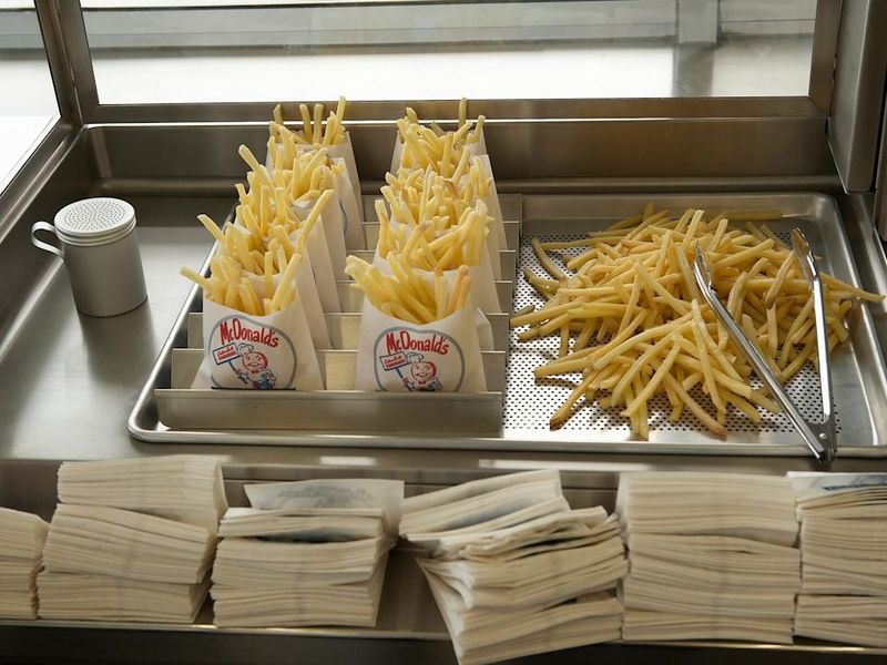 1949: Fries & Shakes Debut