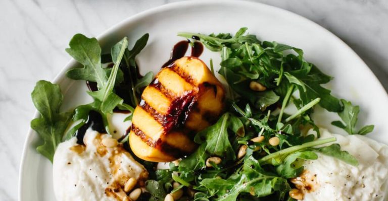 5 Light Salads Perfect for Warm Weather—and 5 That Weigh You Down
