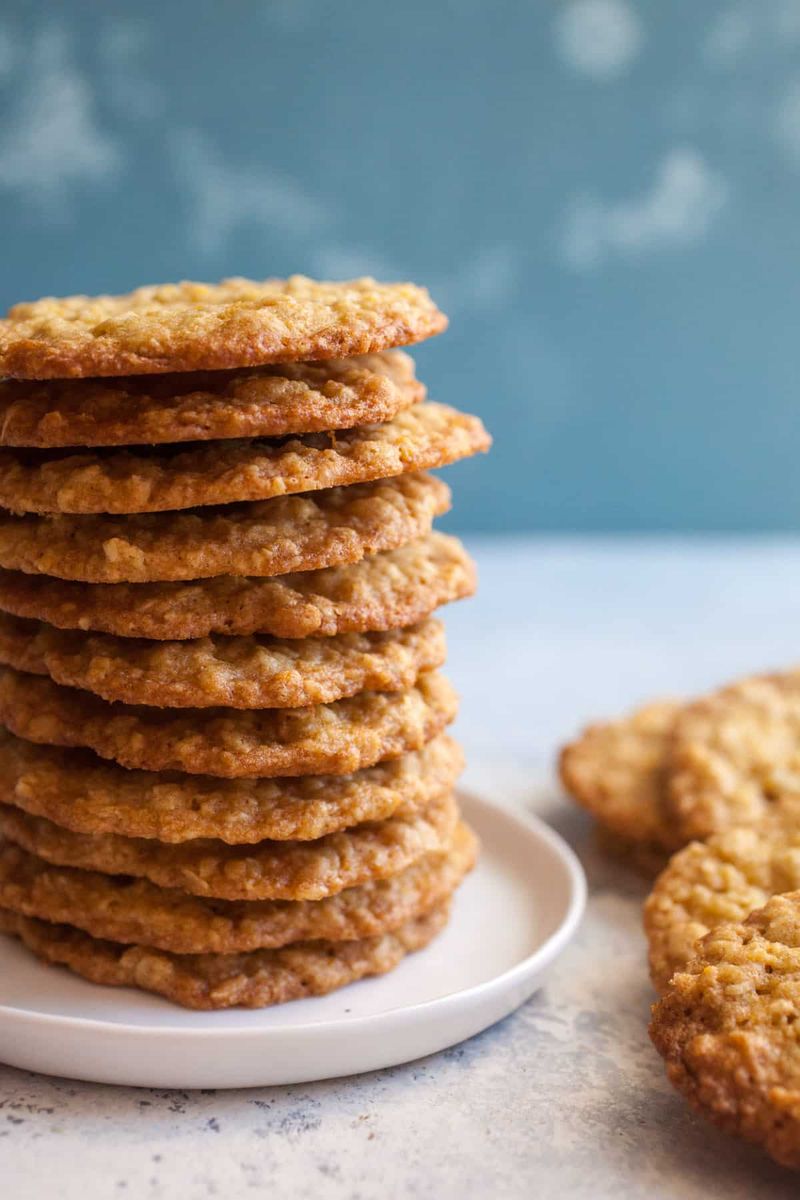 Crispy Oatmeal Cookies
