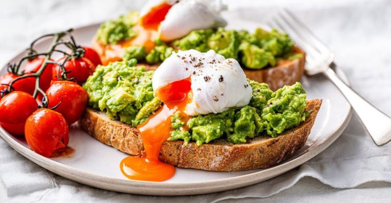 8 Energizing Breakfasts That Fire Up Your Metabolism and Fight Weight Gain