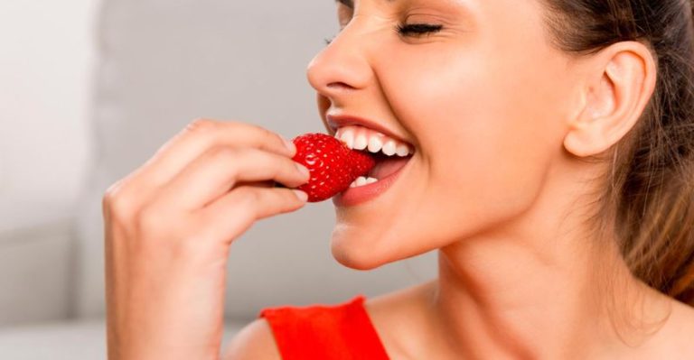 9 Fruits That Lift Your Mood—And 5 That Might Do the Opposite