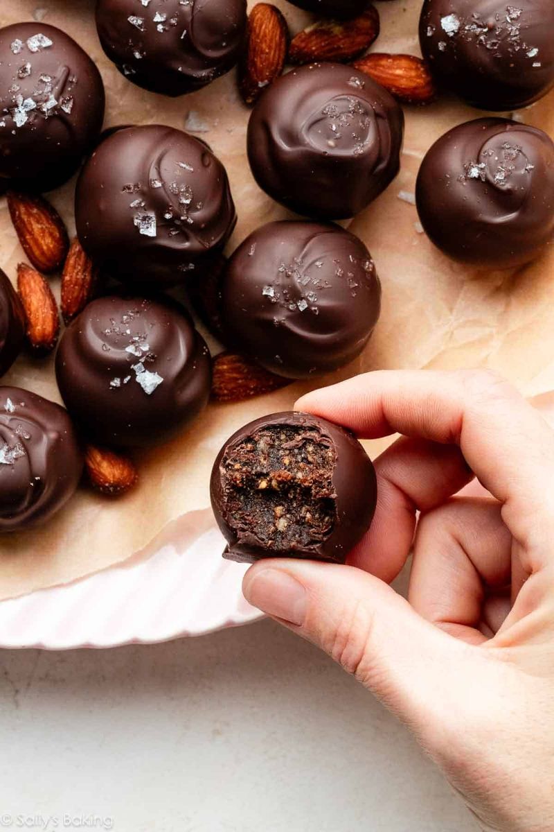 Almond & Dates Cocoa Bites