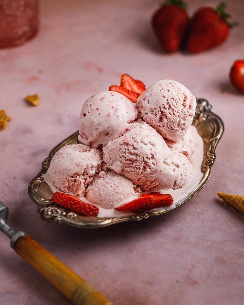 Fresh Strawberry Ice Cream