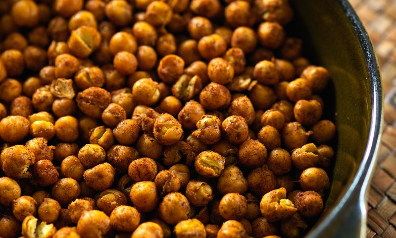 Spiced Roasted Chickpeas: Crunchy Carb Control
