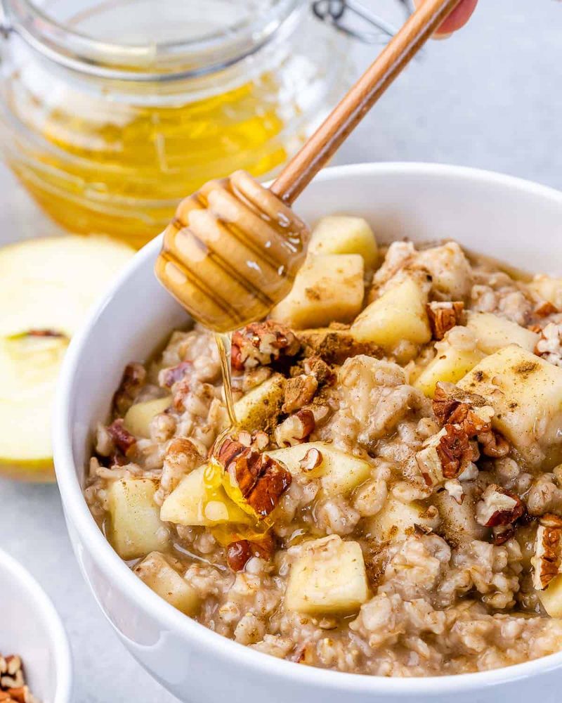 Warm Oatmeal With Cinnamon