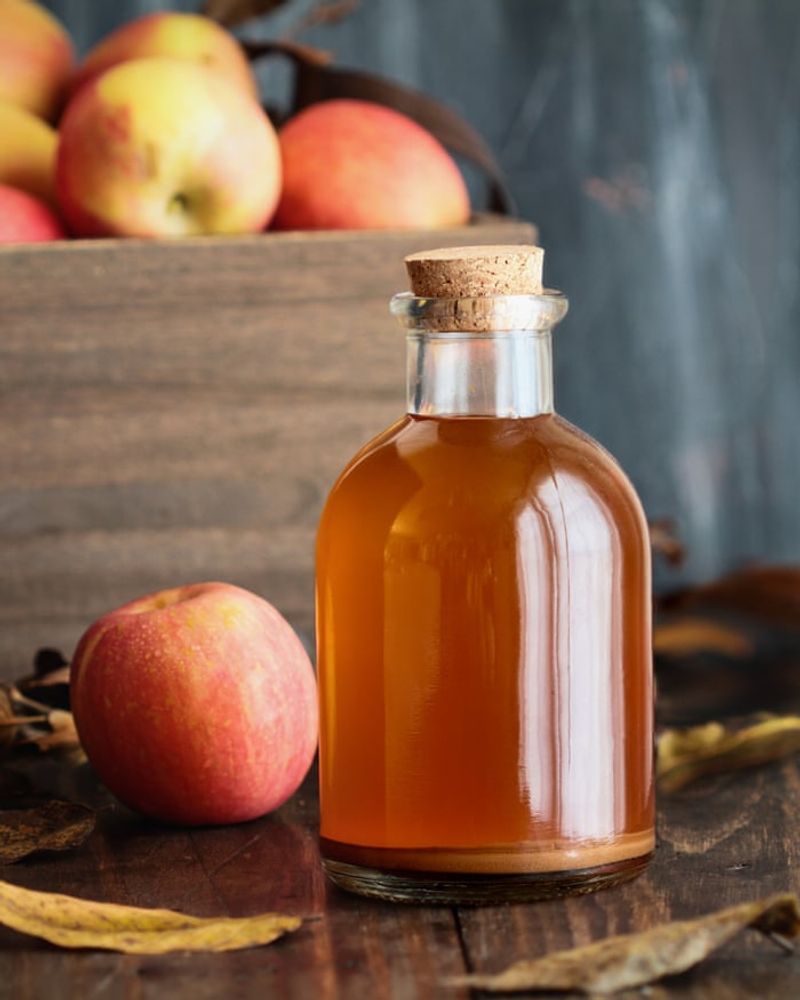Apples and Apple Cider Vinegar