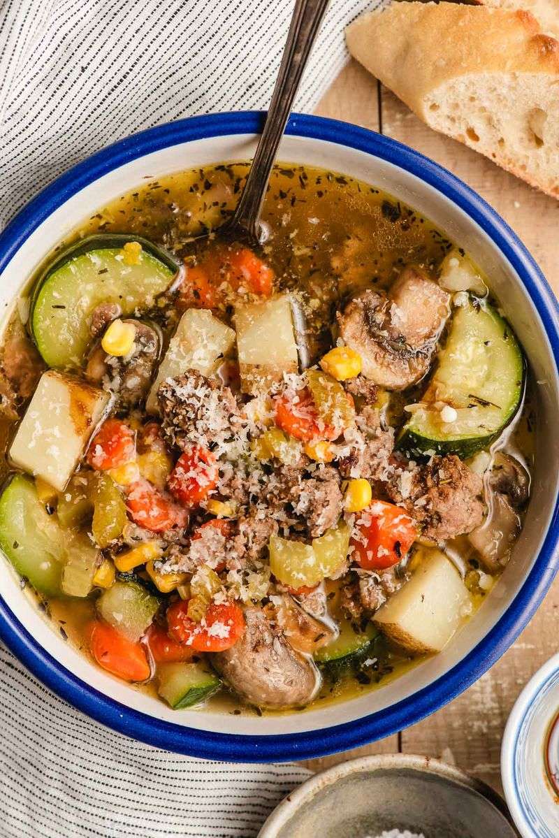 One-Pot Vegetable Soup with Ground Beef