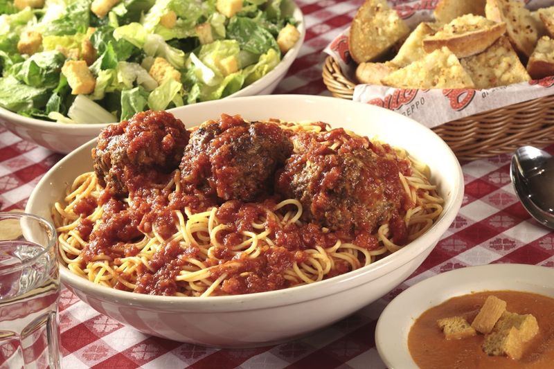 Buca di Beppo's Spaghetti with Meatballs