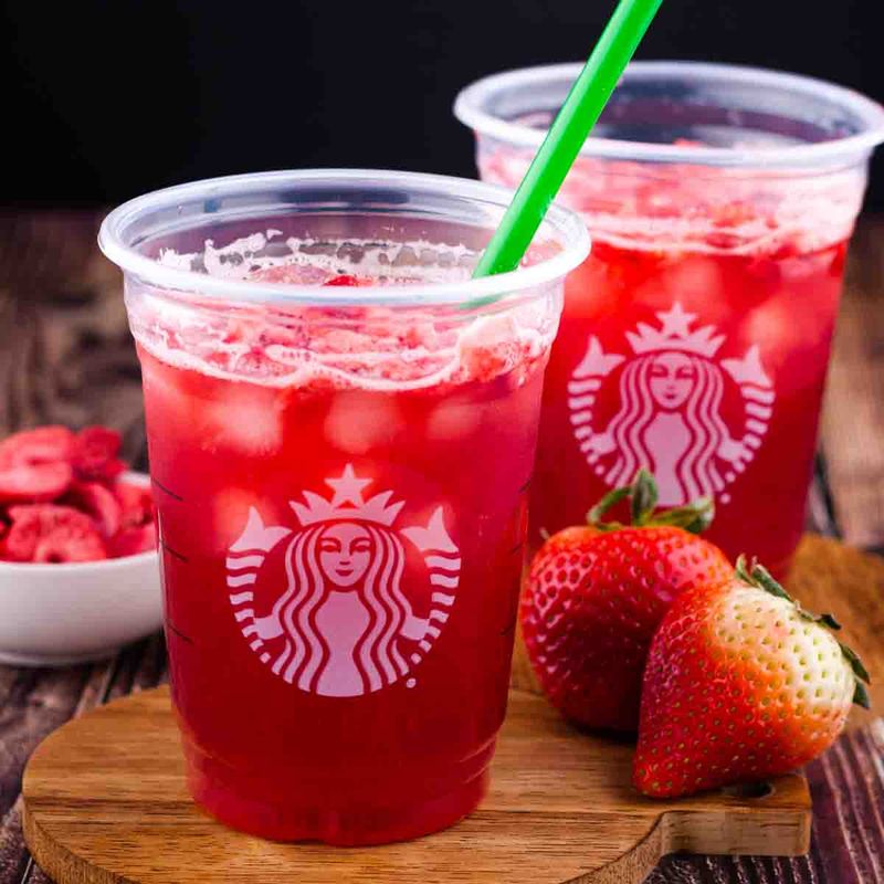 Strawberries Açaí Refresher – Starbucks