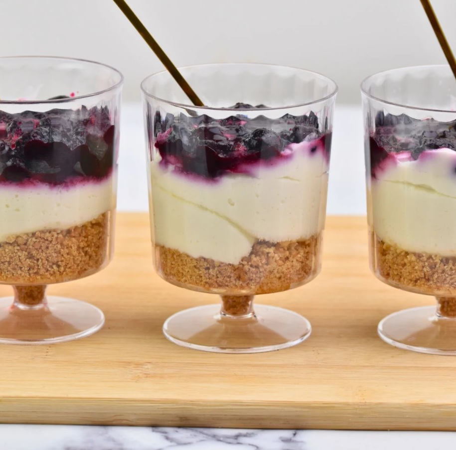 No-Bake Berry Cheesecake Cups