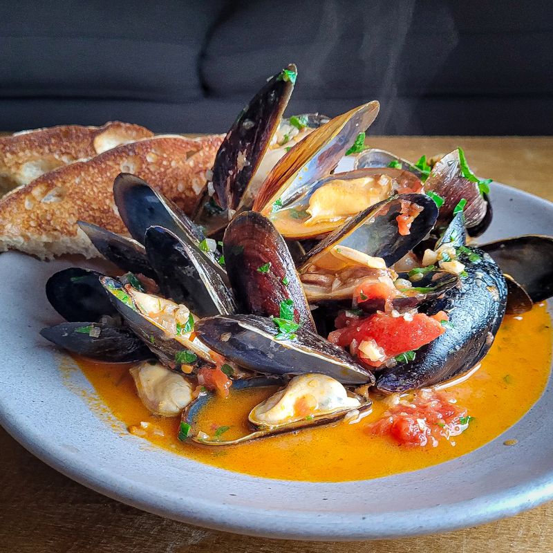 Mussels with Tomatoes & Garlic