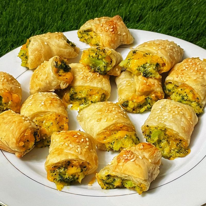 Cheesy Broccoli Bites