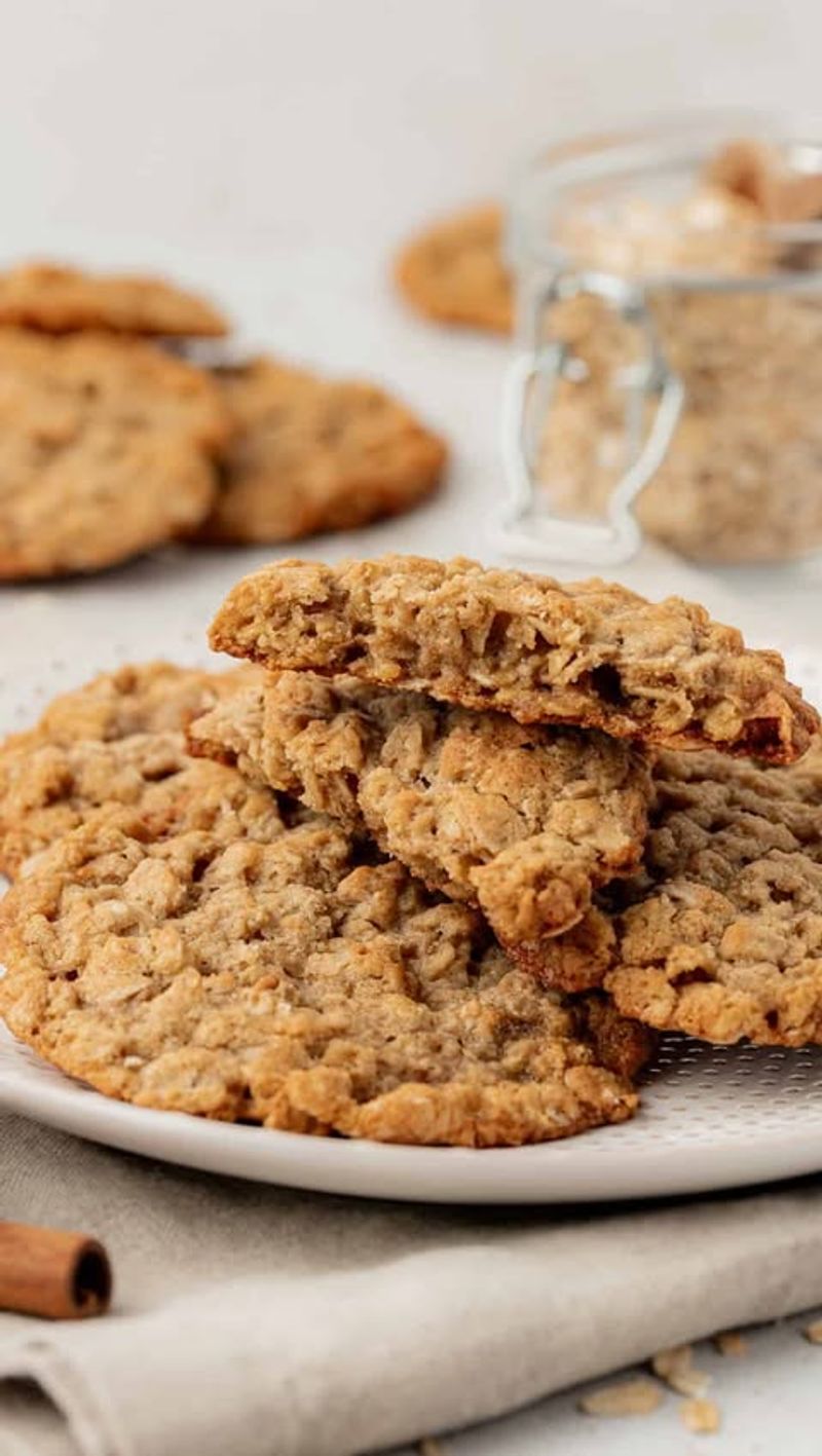 Chewy Oatmeal Cookies