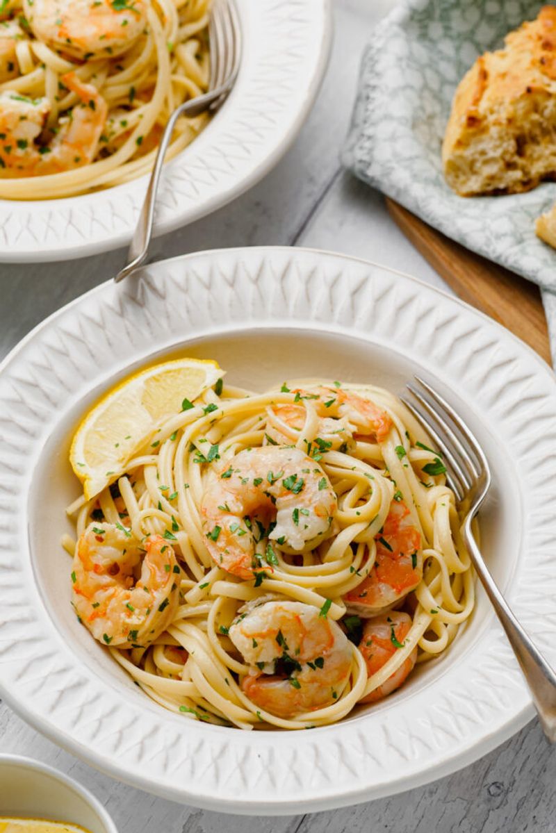 Lemon Garlic Shrimp Linguine