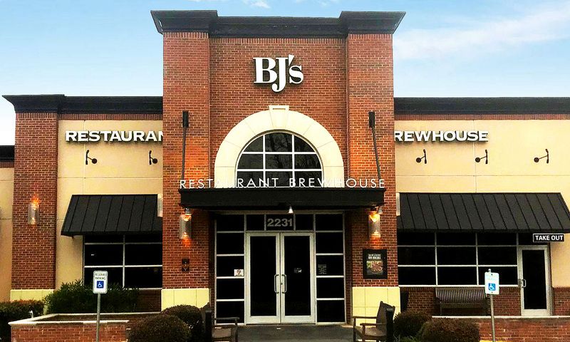 BJ’s Restaurant & Brewhouse (seafood selection)