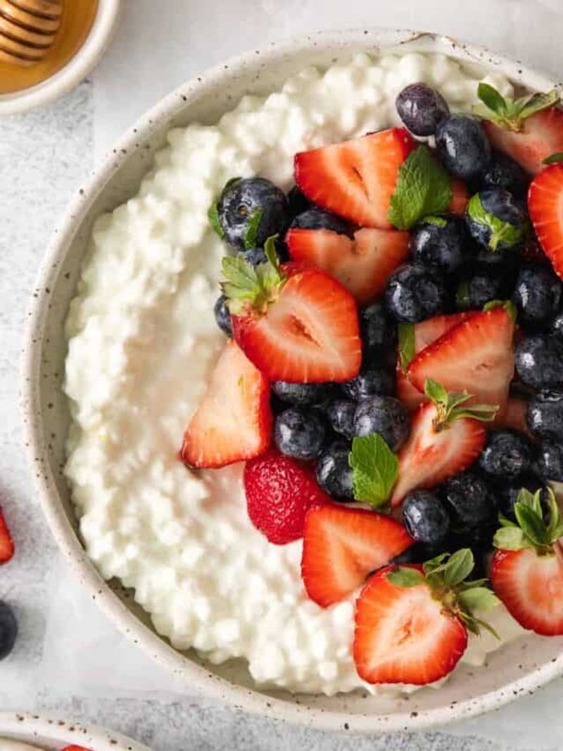 Cottage Cheese and Fruit