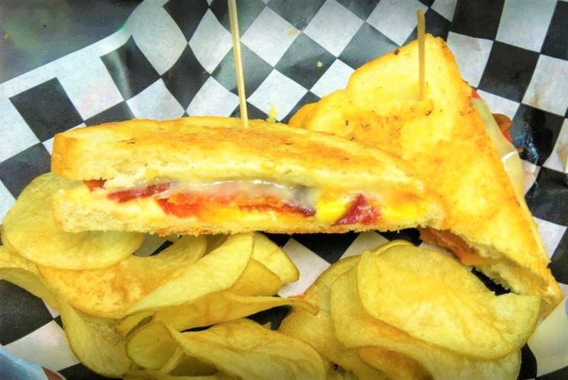 American Artisans Eatery & Gallery