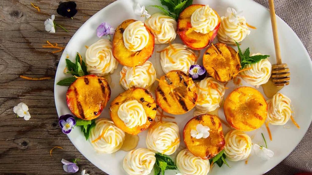 Grilled Peaches with Mascarpone and Honey That Turn Simple into Spectacular