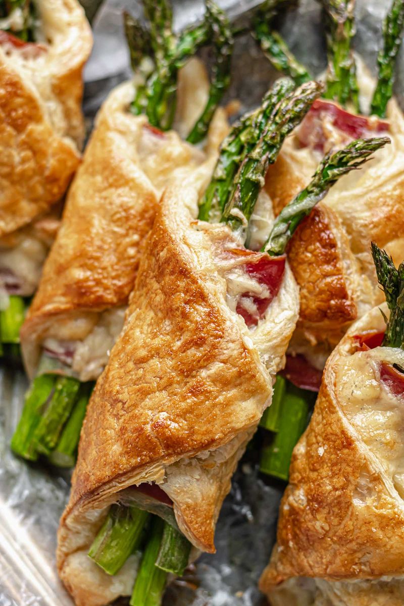 Asparagus & Prosciutto Puff Pastry Bundles