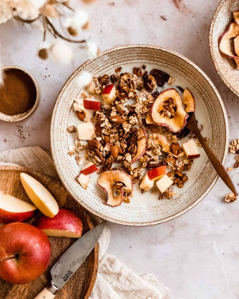 Unsweetened Applesauce With Walnuts