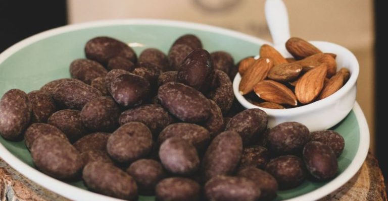 Hungry Between Meals? These 6 Nutritionist-Approved Snacks Hit the Spot