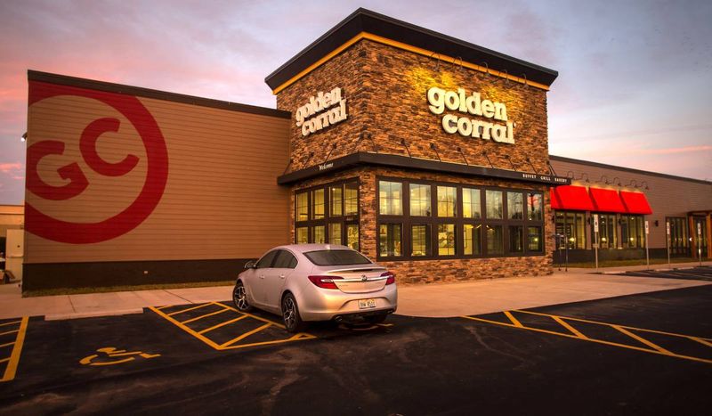 Hometown Buffet / Golden Corral