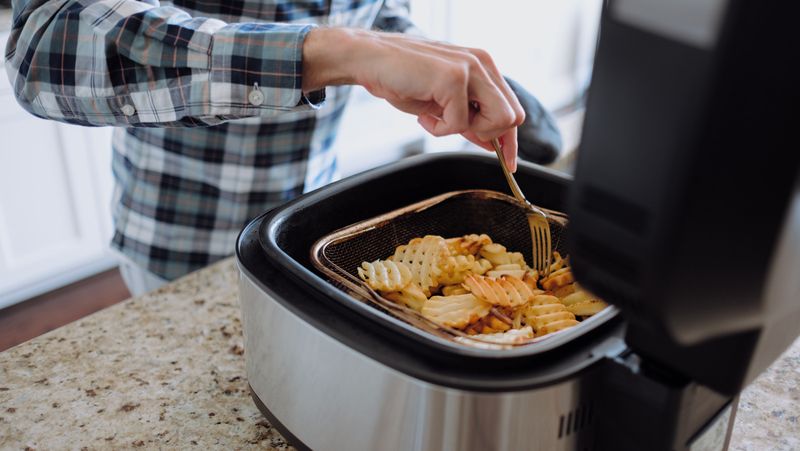 Cooking Without Shaking the Basket