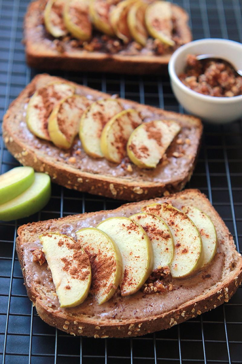 Apple with Cinnamon Almond Butter