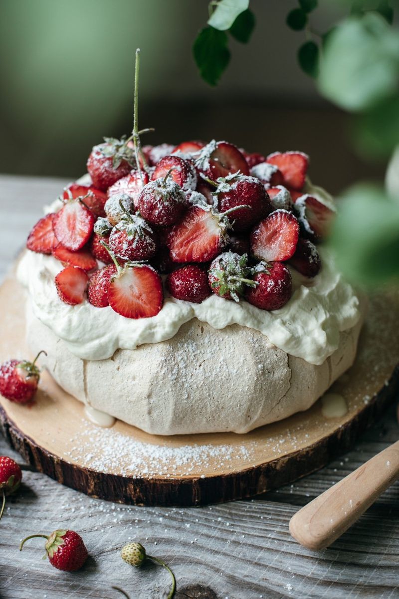 Pavlova Cake